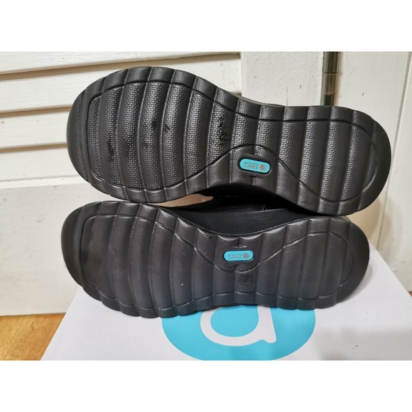 Bzees Golden Faux Fur Fashion Shootie (Women's) - Black - Size 9 M - Picture 4 of 16